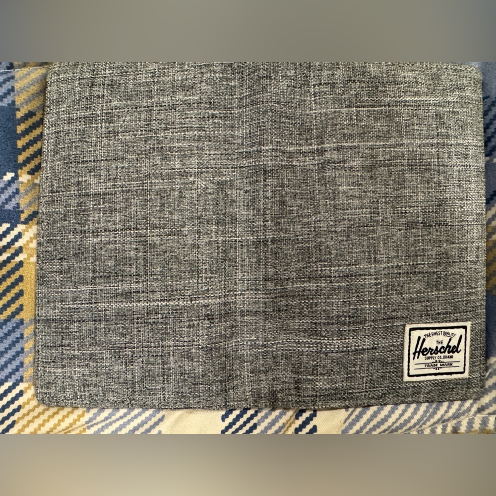 Herschel search wallet